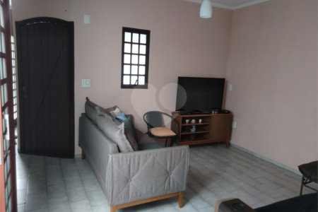 Casa à venda com 3 quartos, sendo 1 suíte, em Vila Carvalho, Sorocaba, SP