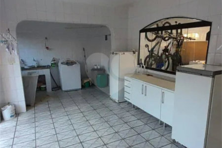 Sobrado à venda com 4 quartos, sendo 1 suíte, em Jardim Pinheiros, São Paulo, SP
