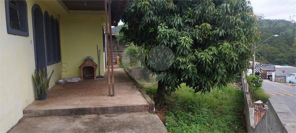 Casa à venda com 3 quartos, sendo 1 suíte, em Jardim Ikeda, Suzano, SP