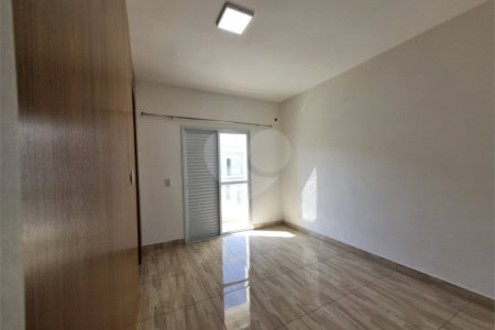 Casa à venda com 3 quartos, sendo 1 suíte, no condomínio Residencial Américo Figueiredo, Sorocaba - SP