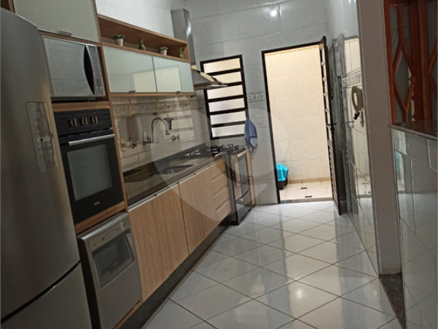 Sobrado à venda com 3 quartos, sendo 1 suíte,  em Parada Inglesa, São Paulo, SP
