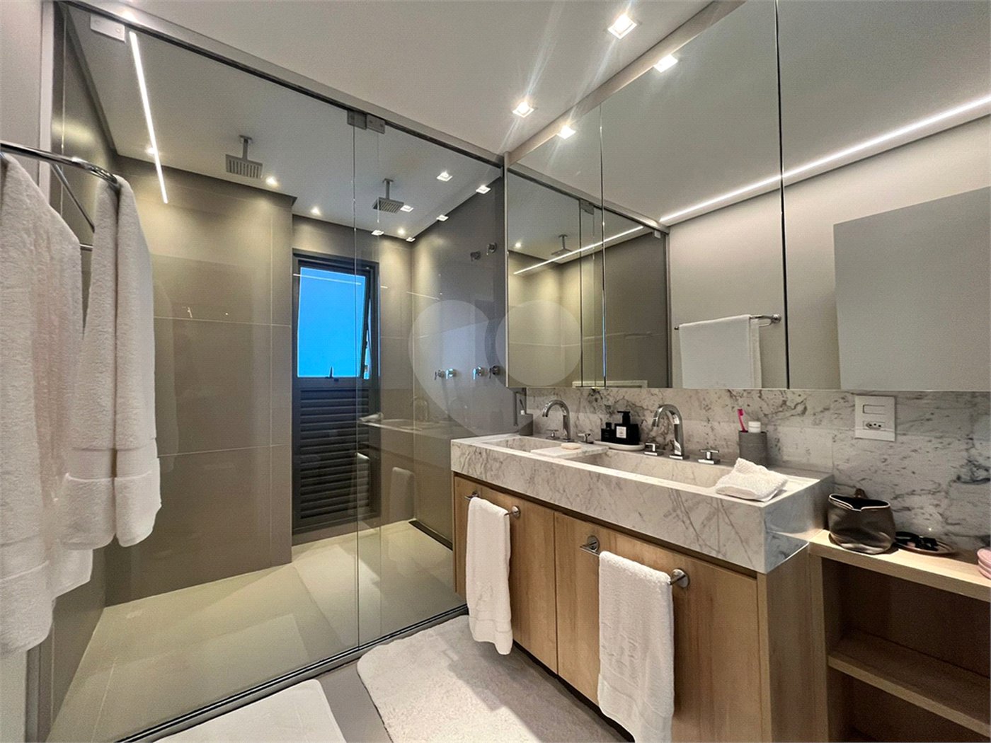 Apartamento à venda com 2 suítes em Vila Nova Conceição, São Paulo, SP