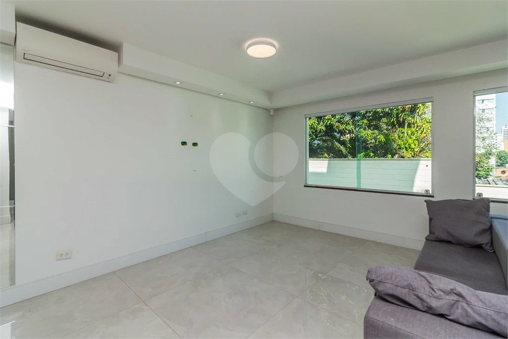 Casa à venda com 3 quartos, sendo 2 suítes,  no condomínio Sagres, São Paulo - SP