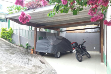 Casa à venda com 4 quartos, sendo 1 suíte,  em Jardim Helga, São Paulo, SP