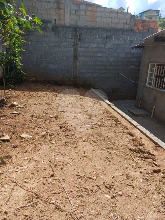 Casa à venda com 3 quartos, sendo 1 suíte, em Jardim Vinhas do Sol (mailasqui), São Roque, SP