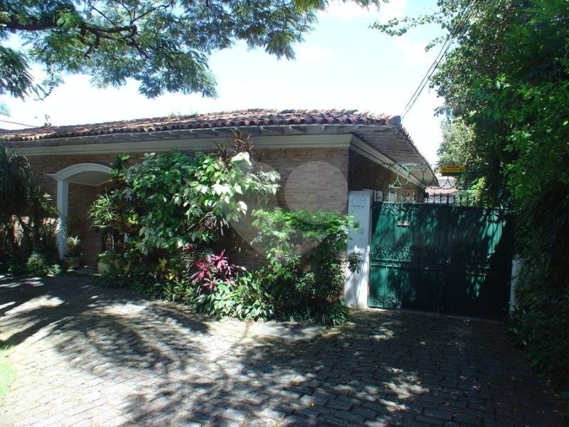 Casa à venda com 4 quartos, sendo 1 suíte, em Brooklin Velho, São Paulo, SP