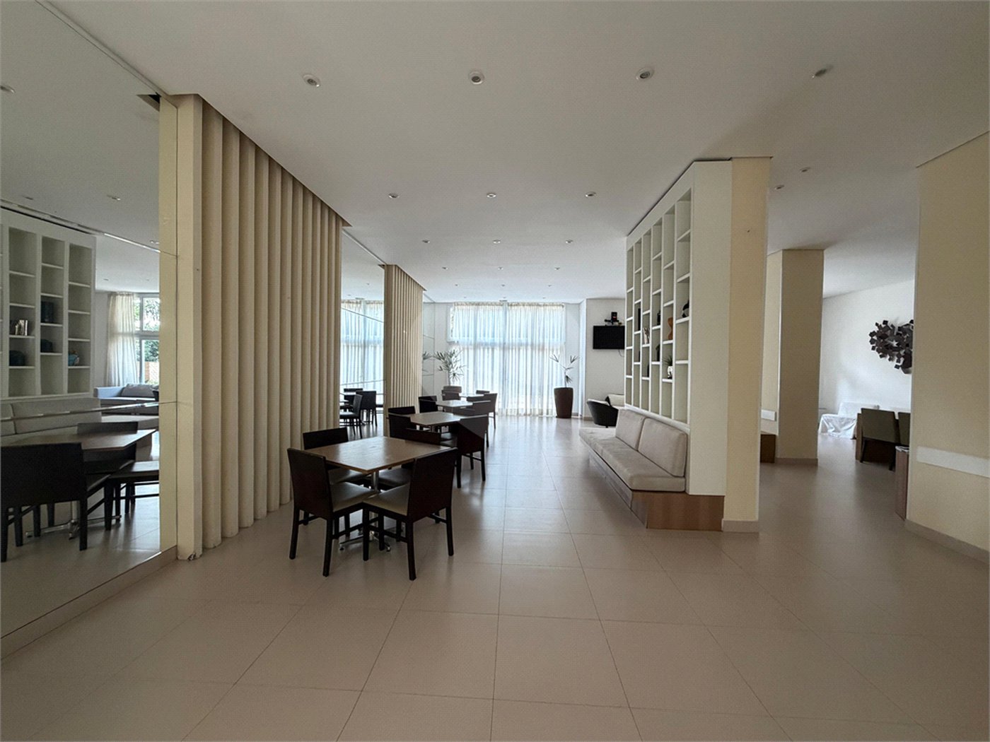 Apartamento à venda com 3 quartos, sendo 1 suíte, em Jardim Aeroporto, São Paulo, SP
