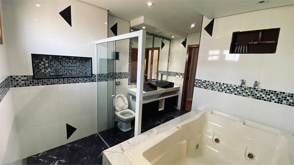 Casa à venda com 5 suítes no condomínio Suíça da Cantareira, Mairiporã - SP
