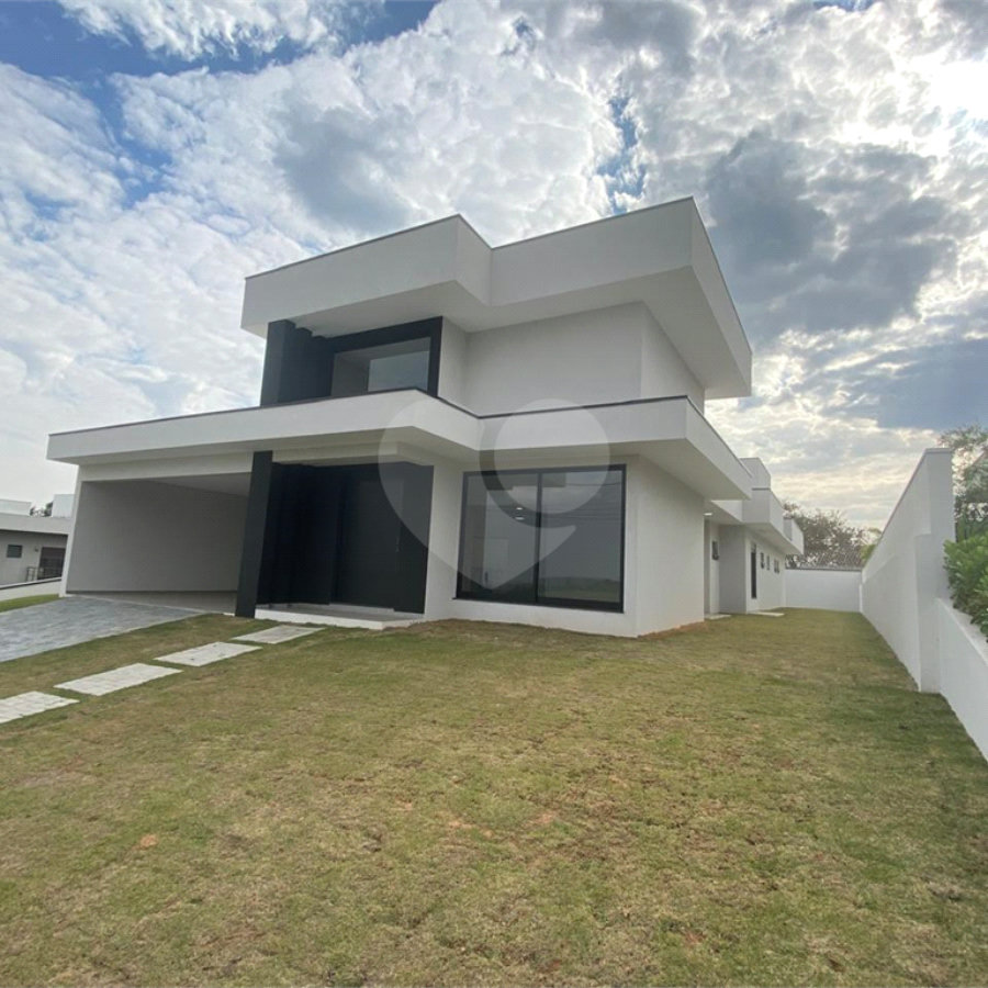 Casa à venda com 3 suítes no condomínio Campo de Toscana, Vinhedo - SP