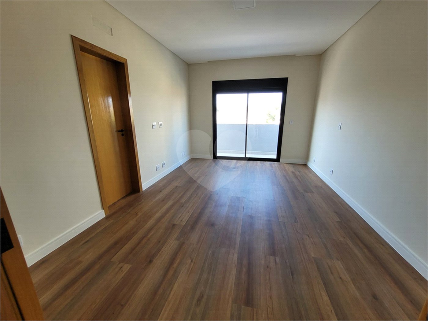 Casa à venda com 3 suítes no condomínio Floradas Paratey, São José dos Campos - SP