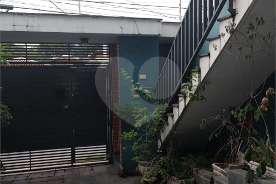 Sobrado à venda com 4 quartos, sendo 1 suíte, em Horto, São Paulo, SP