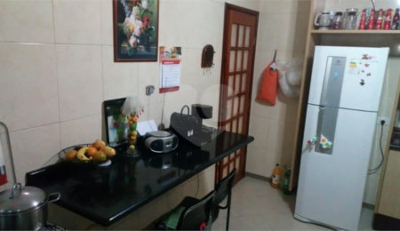 Sobrado à venda com 2 quartos em Jardim Rosemary, Cotia, SP
