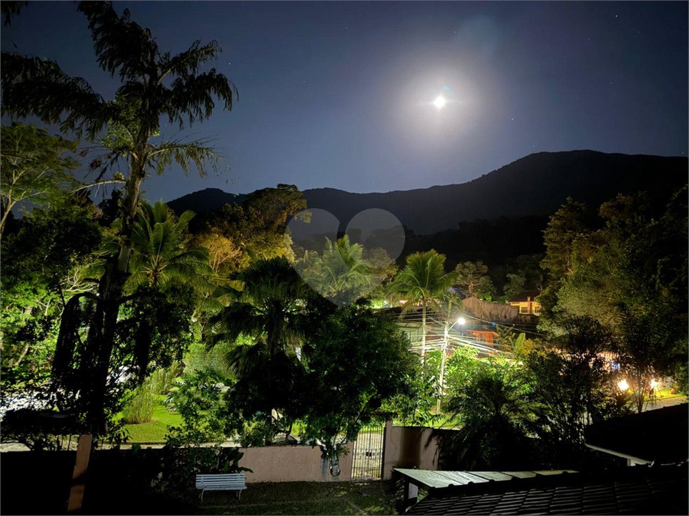 Casa à venda com 6 suítes em Massaguaçu, Caraguatatuba, SP