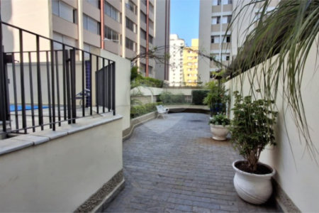 Apartamento à venda com 3 quartos, sendo 1 suíte,  em Indianópolis, São Paulo, SP