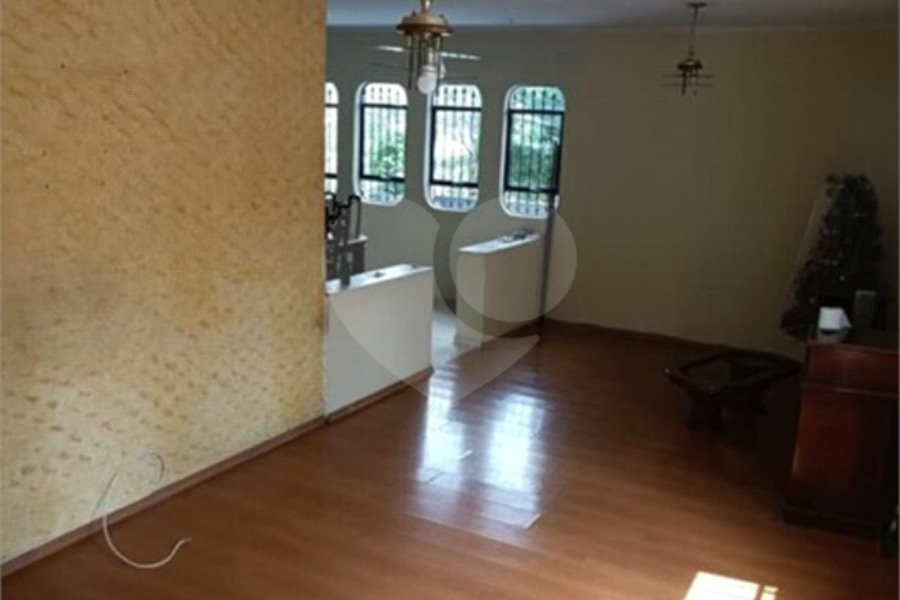 Sobrado à venda com 3 quartos em Vila Guarani, Santo André, SP