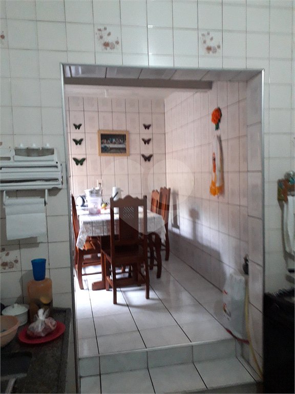 Casa à venda com 3 quartos, sendo 1 suíte, no condomínio Luís de Oliveira Bulhões, São Paulo - SP