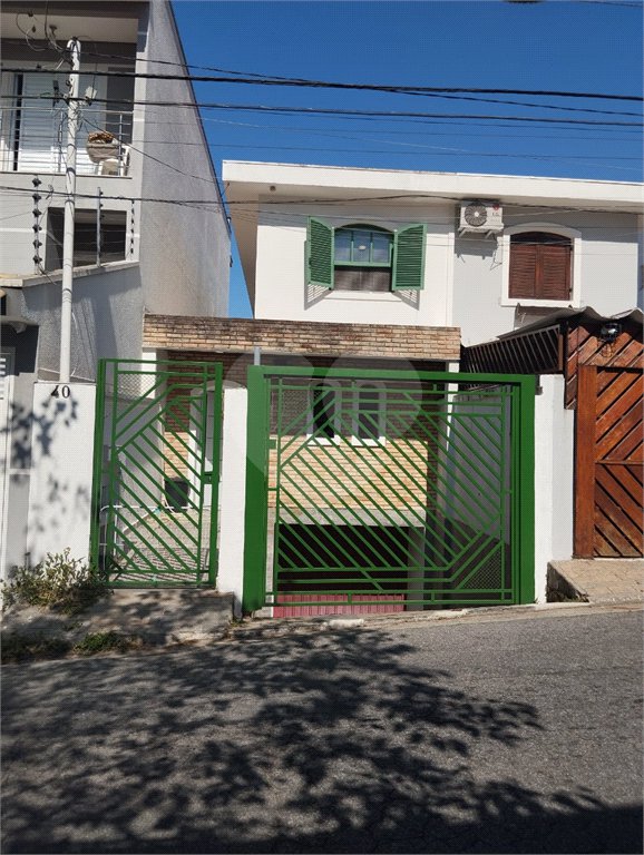 Sobrado à venda com 3 quartos em Vila Irmãos Arnoni, São Paulo, SP