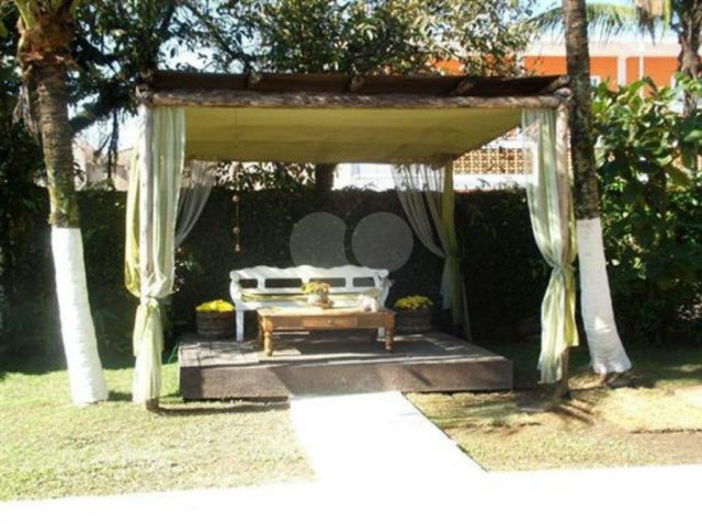 Sobrado à venda com 14 suítes em Jardim Enseada, Guarujá, SP