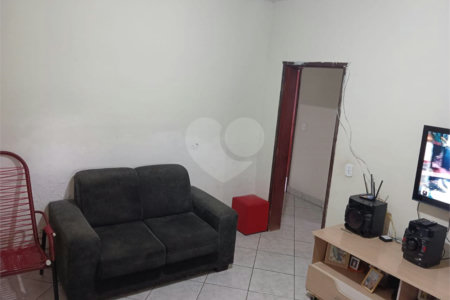Casa à venda com 4 quartos, sendo 1 suíte,  no Centro, Salesópolis, SP