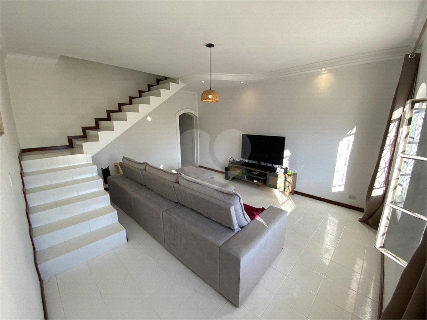 Sobrado à venda com 3 quartos, sendo 1 suíte, em Monte Castelo, São José dos Campos, SP