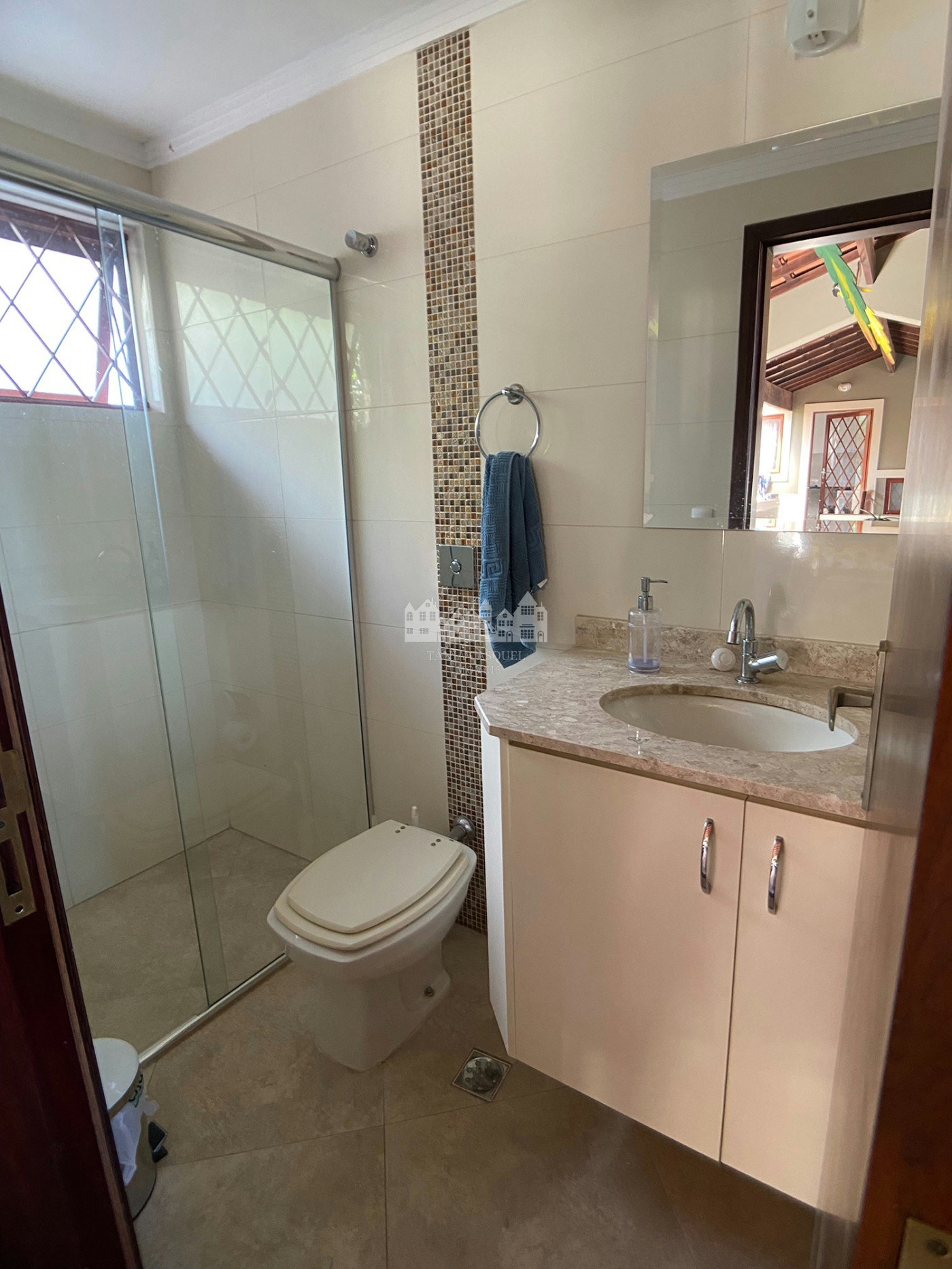 Casa à venda com 3 quartos, sendo 1 suíte, com vista deslumbrante em Recreio Maristela, Atibaia