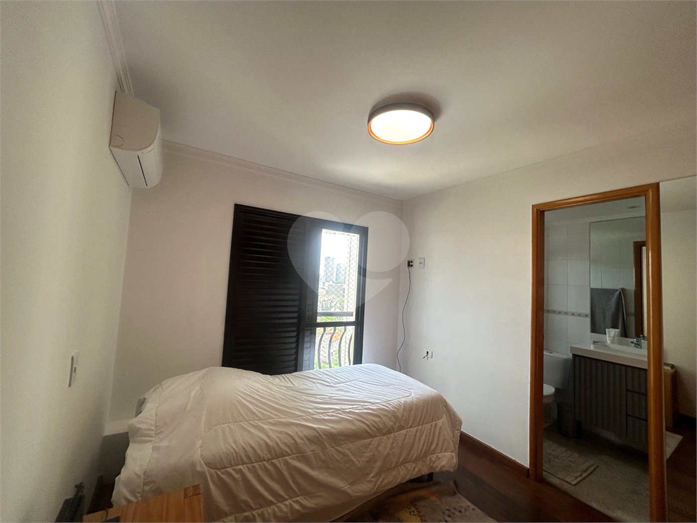 Apartamento à venda com 3 quartos, sendo 2 suítes, em Alto da Boa Vista, São Paulo, SP
