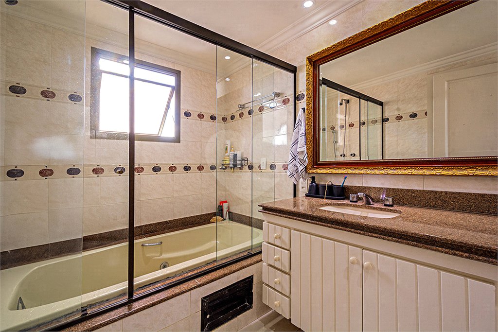 Apartamento à venda com 4 quartos, sendo 3 suítes, em Morumbi, São Paulo, SP