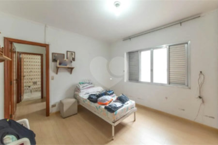 Casa à venda com 5 quartos, sendo 3 suítes, em Vila Santo Estéfano, São Paulo, SP