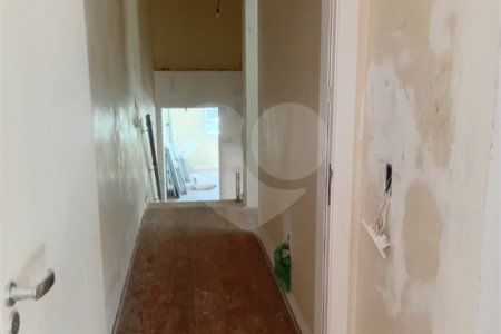 Casa à venda com 3 suítes no condomínio Residencial Jd. Floresta, São Paulo - SP