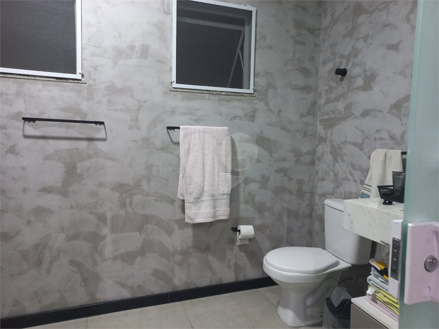 Sobrado à venda com 3 quartos, sendo 1 suíte,  em Villa Di Cesar, Mogi das Cruzes, SP