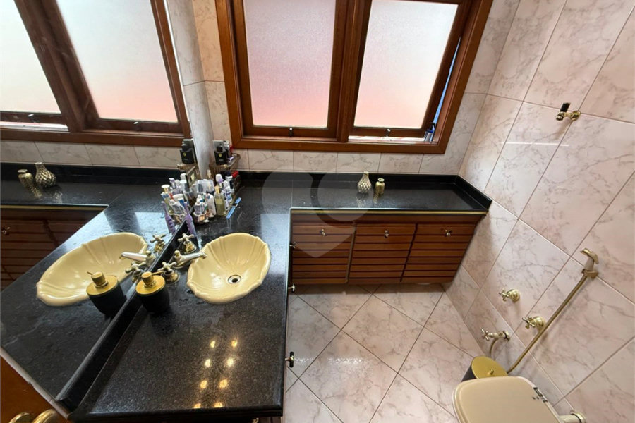 Casa à venda ou para alugar com 3 quartos, sendo 1 suíte, no condomínio Da Serra, São Paulo - SP