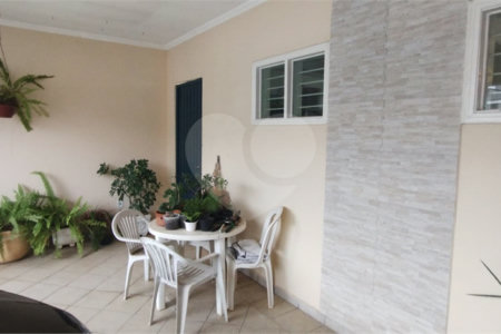 Casa à venda com 4 quartos, sendo 1 suíte, em Jardim Guadalajara, Sorocaba, SP