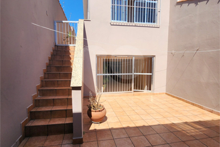 Sobrado à venda com 3 quartos, sendo 1 suíte, em Vila Constança, São Paulo, SP