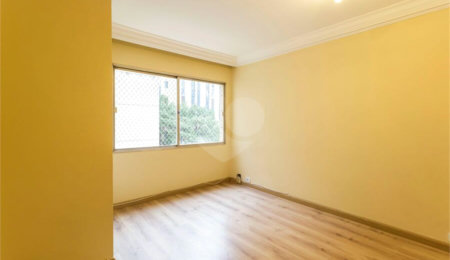 Apartamento à venda com 2 quartos, sendo 1 suíte,  em Vila Uberabinha, São Paulo, SP