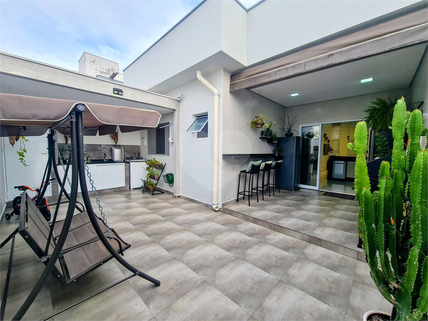 Casa à venda com 3 quartos, sendo 1 suíte, no condomínio Horto Florestal Iii, Sorocaba - SP