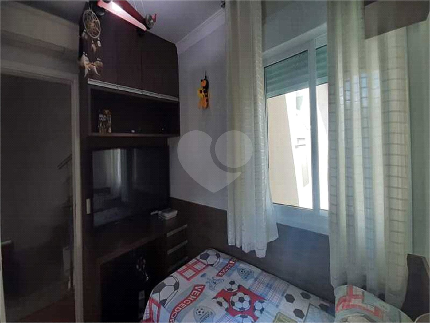 Casa à venda com 4 quartos, sendo 2 suítes, no condomínio Florada da Serra, São Paulo - SP