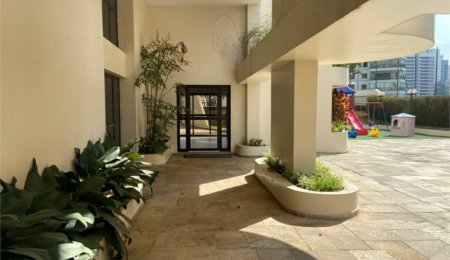 Apartamento à venda com 4 quartos, sendo 2 suítes,  em Vila Andrade, São Paulo, SP