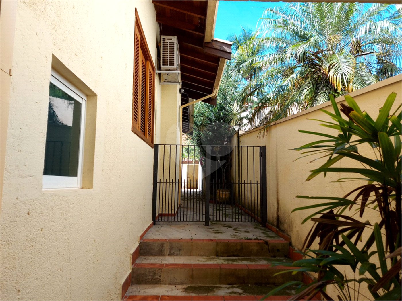Casa charmosa e elegante localizada no deslumbrante Condomínio Villagio Capriccio Louveira SP