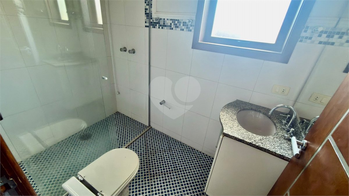 Casa à venda com 4 suítes no condomínio Parque Village Castelo, Itu - SP