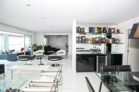 Apartamento à venda com 3 suítes em Vila Romana, São Paulo, SP
