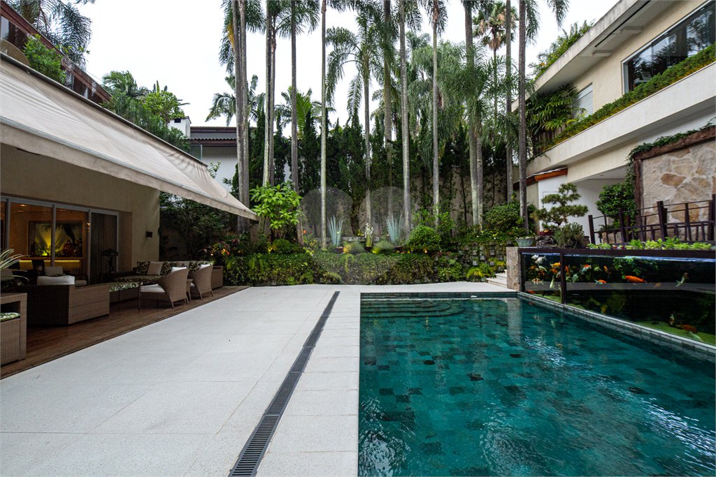 Casa à venda com 5 suítes em Jardim Cordeiro, São Paulo, SP