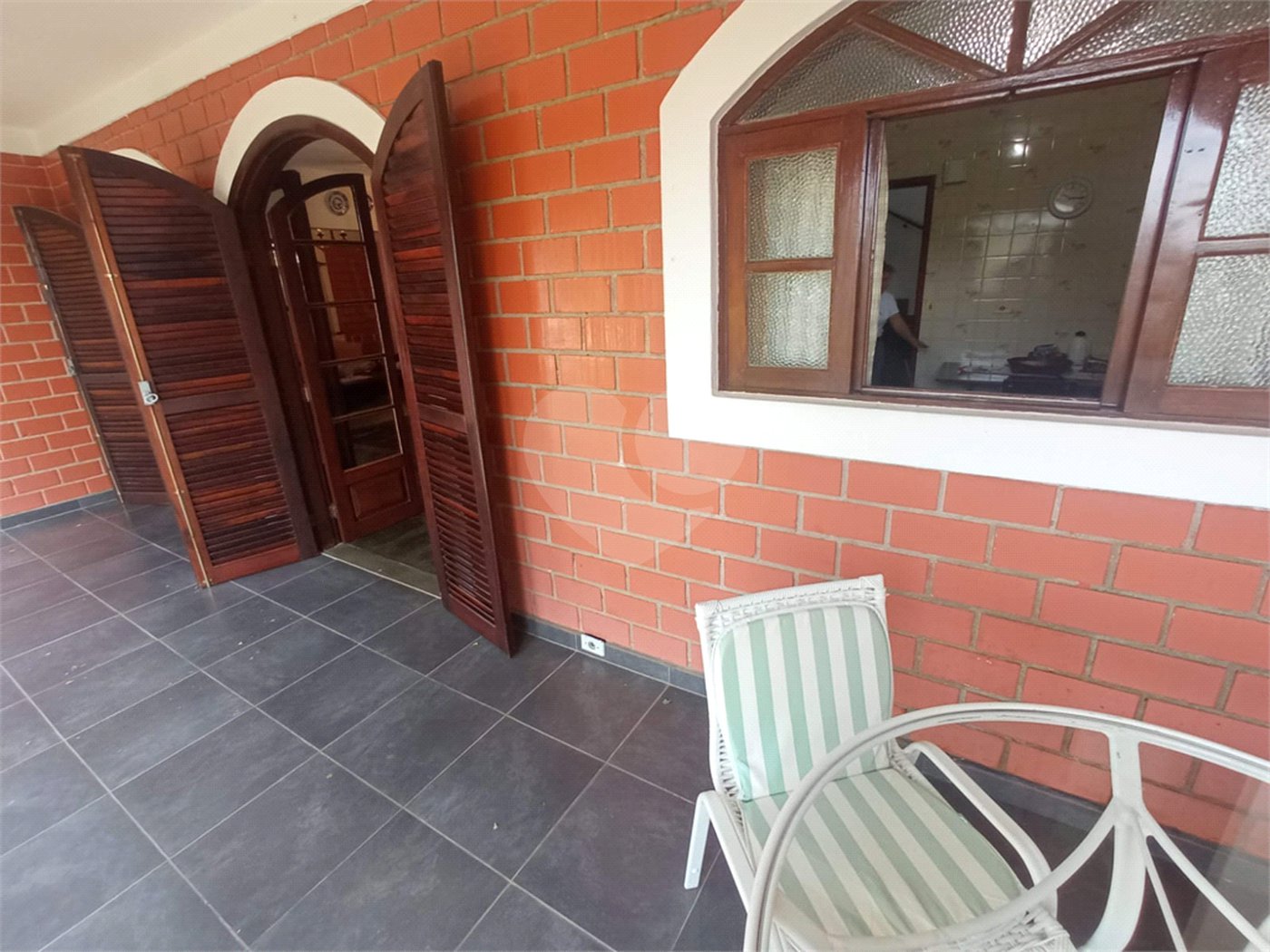Casa à venda com 4 quartos, sendo 1 suíte, no condomínio Alpes da Cantareira, Mairiporã - SP