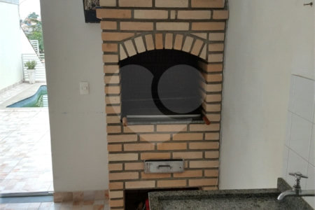 Sobrado à venda com 3 quartos, sendo 1 suíte, em Vila Mazzei, São Paulo, SP