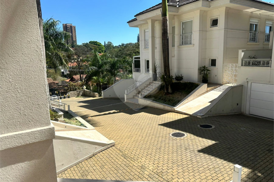 Casa à venda com 4 suítes no condomínio Villaggio Houda, São Paulo - SP