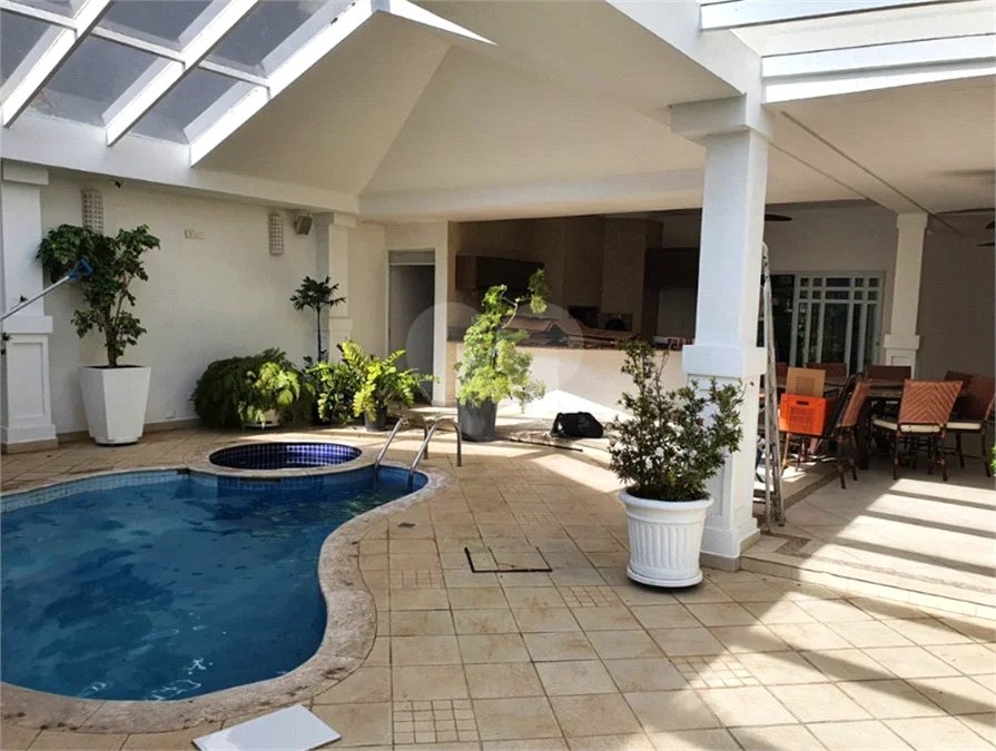 Casa à venda ou para alugar com 5 suítes no condomínio Residencial Morumbi Q.1, São Paulo - SP