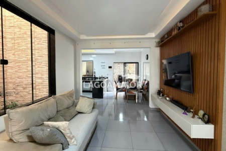 Casa à venda com 3 suítes em Jardim dos Ipes, Três Lagoas, MS