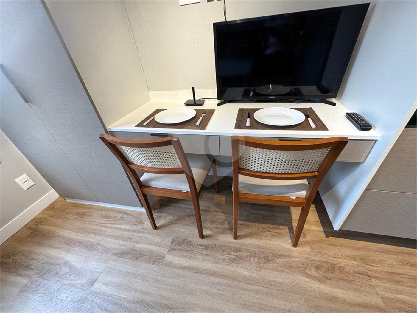 STUDIO EM MOEMA COM 1DORM AR CONDICIONADO EM MOEMA