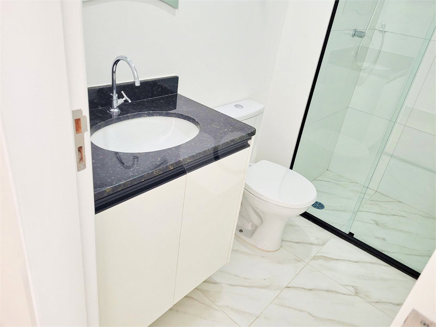 Apartamento a venda em Mirandopolis com 1 quarto, banheiro e cozinha, sem garagem