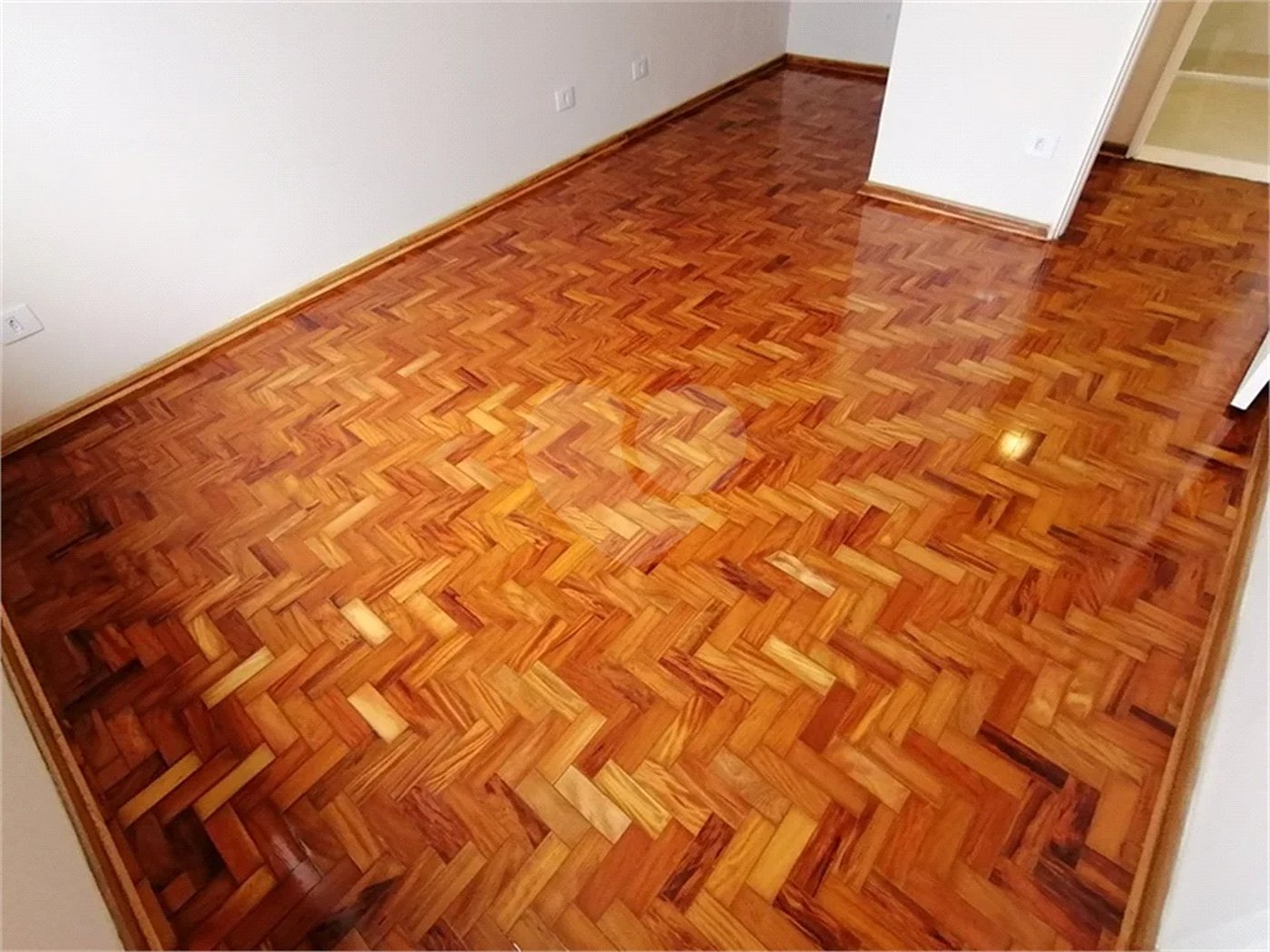 APARTAMENTO À VENDA, 1 QUARTO, GARAGEM, EM HIGIENOPOLIS, 60m2, 100% REFORMADO