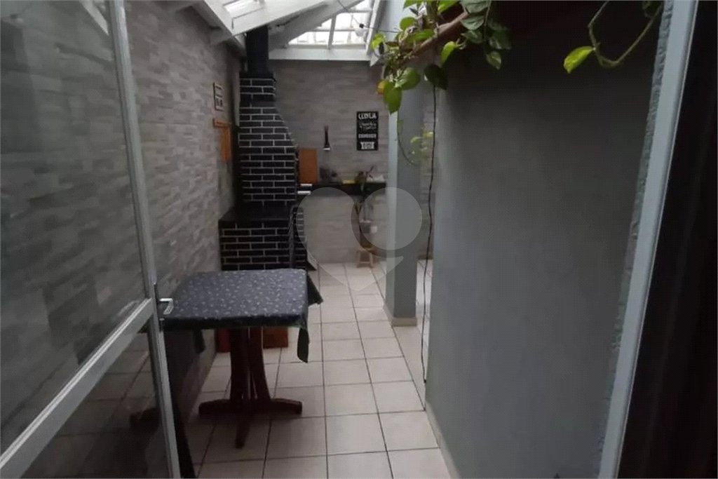 Casa à venda com 3 quartos, sendo 1 suíte, no condomínio Jardim das Palmas, São Paulo - SP